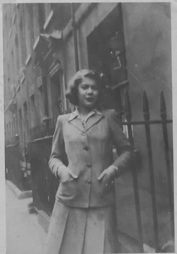 Renee looking smart at Dombey street when she lived with Kitty - 1947